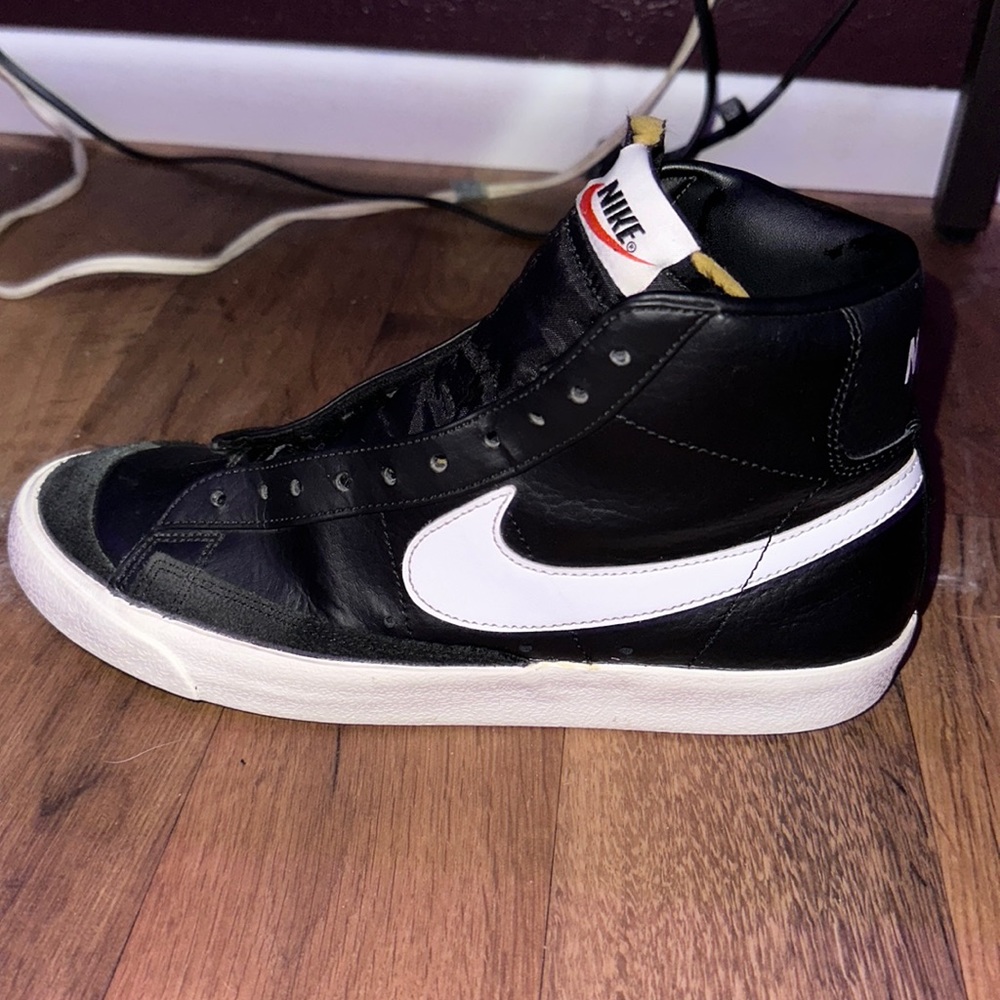 black nike blazers